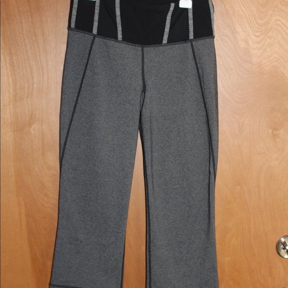 lululemon athletica Pants - Lululemon Capri Pants 6